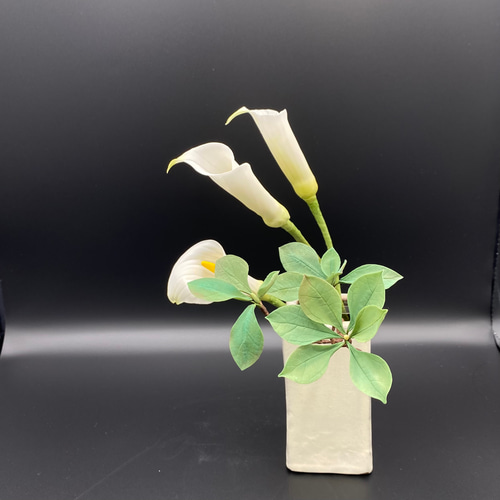 本物みたいな粘土のお花 ☆ カラーとドウダンツツジ ☆ クレイフラワー