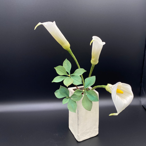 本物みたいな粘土のお花 ☆ カラーとドウダンツツジ ☆ クレイフラワー