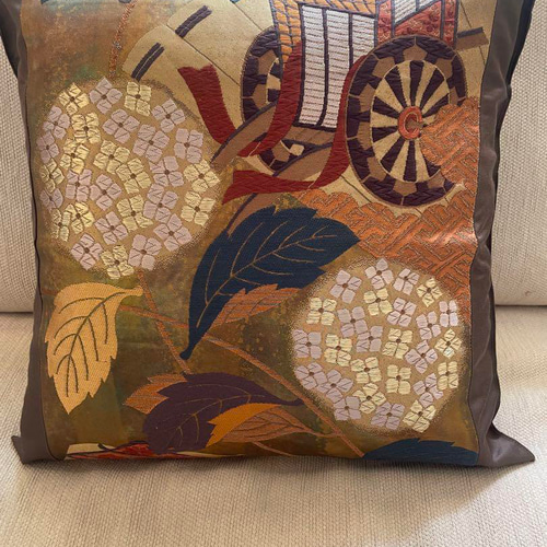 2982豪華刺繍の正絹クッションカバー45cm✖️45cm 帯リメイク 2981豪華刺繍の正絹クッションカバー45cm✖️45cm 帯リメイク