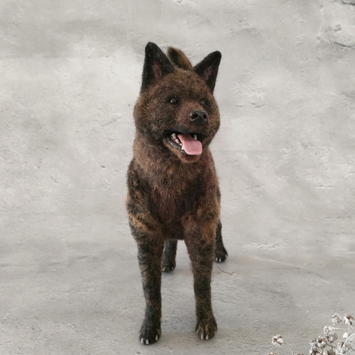 羊毛フェルト犬、サンプル画像 羊毛フェルト犬 ベージュ 約12.5cmの通販 by ichijlku's shop｜ラクマ