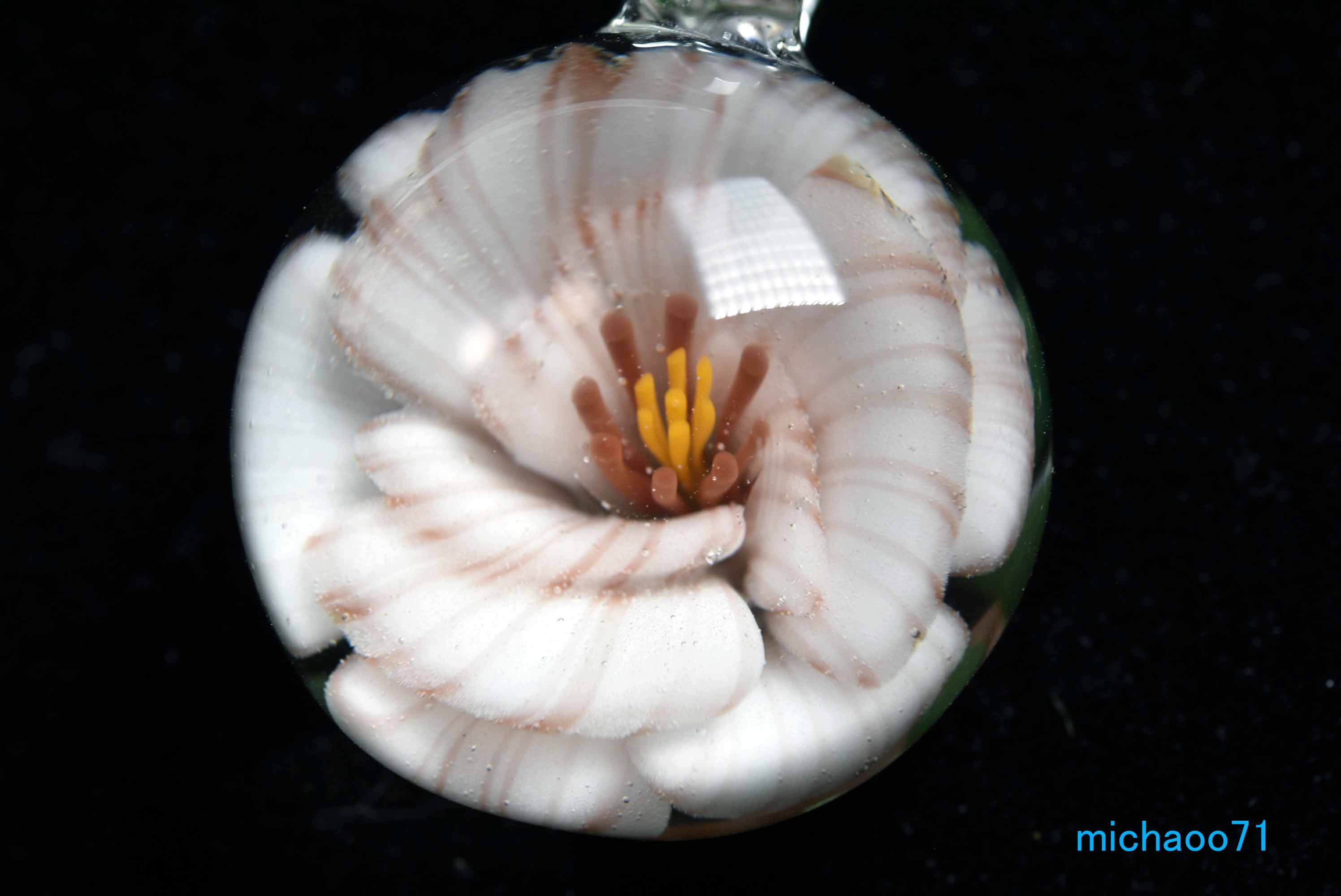 フラワー ガラスのペンダントトップ　(12141-P21) GLASS FLOWER  ＃ガラスアクセサリー