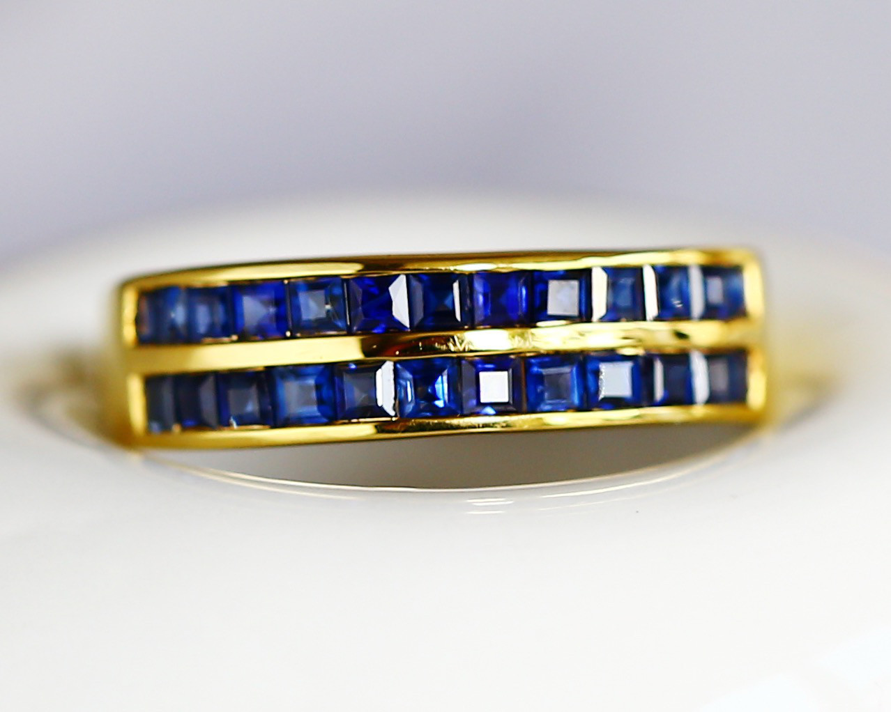 「ハーフエタニティ」K18  天然ブルーサファイア　天然ダイヤモンド　リング　成功　誠実　慈愛　9月誕生石　25/3/1