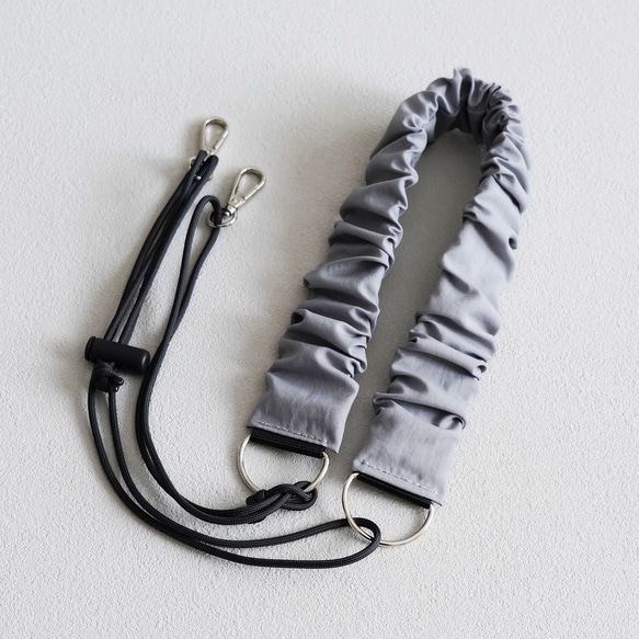 肩に優しい◎スマホショルダーストラップ（グレー）くしゅくしゅ