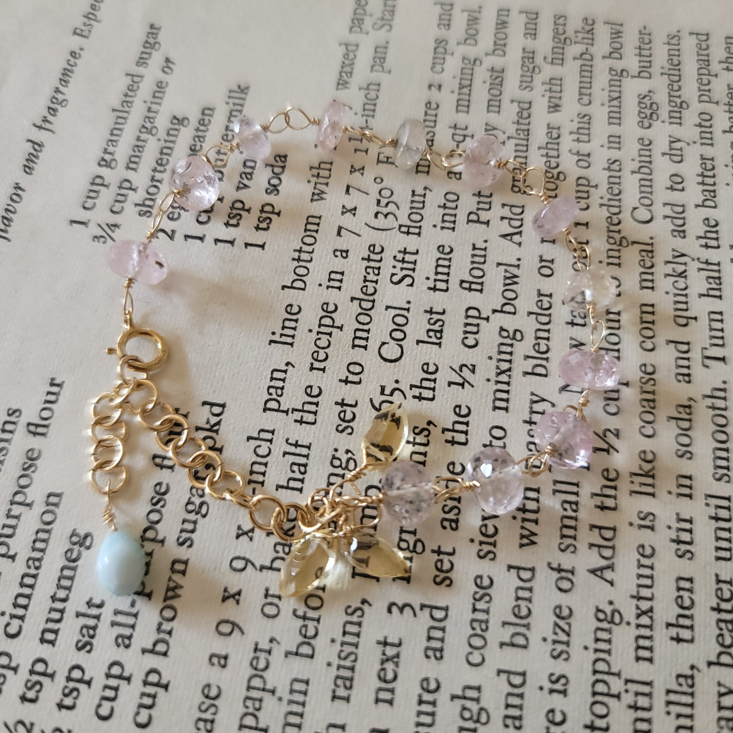 【14kgf 】モルガナイト×シトリン×ラリマー＊春色トーンの天然石ブレスレット