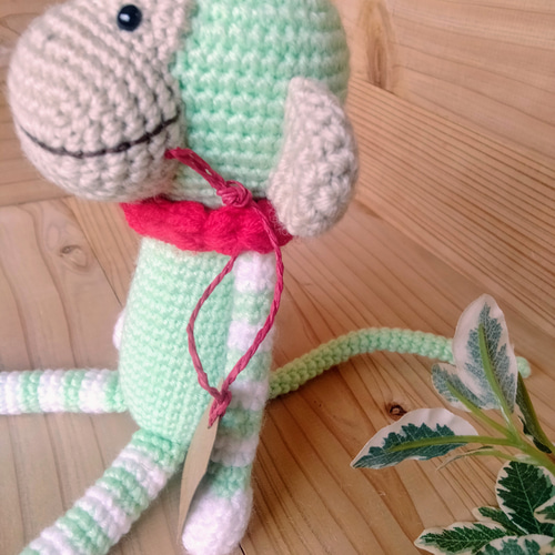 ハンドメイド　ポーチ　紐付き編みぐるみ　おさるさん おさるさん編みぐるみ（ミントグリーン） あみぐるみ sayaky's lab
