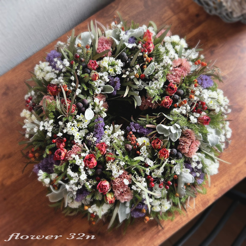 赤バラの華やか春色リース リース flower32n 通販 18990997｜Creema  