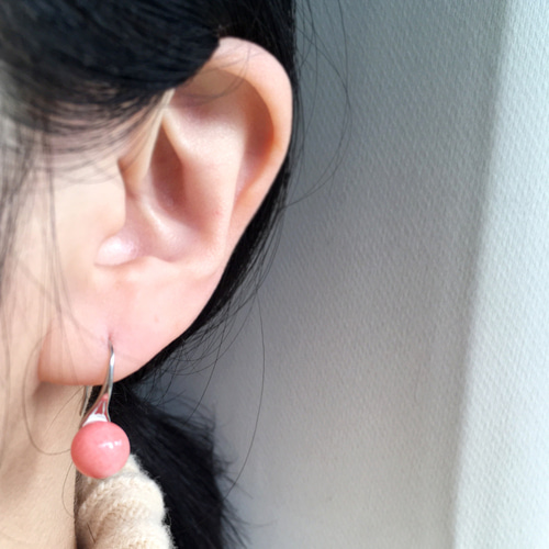 3月の誕生石 オレンジピンクももカラーのコーラルxドロップラインの