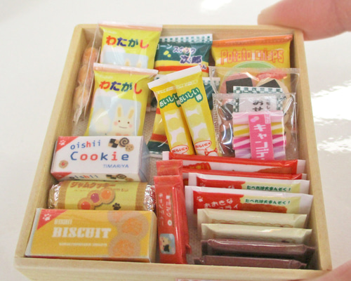平成レトロ ミニチュアフード 14種セット 小さな駄菓子セット ミニチュア・ミニチュアフード幅6.5㎝×奥7㎝×高1.5