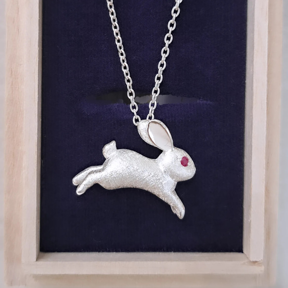 両目ルビー 白うさぎ ペンダント トップ】うさぎネックレス うさぎ