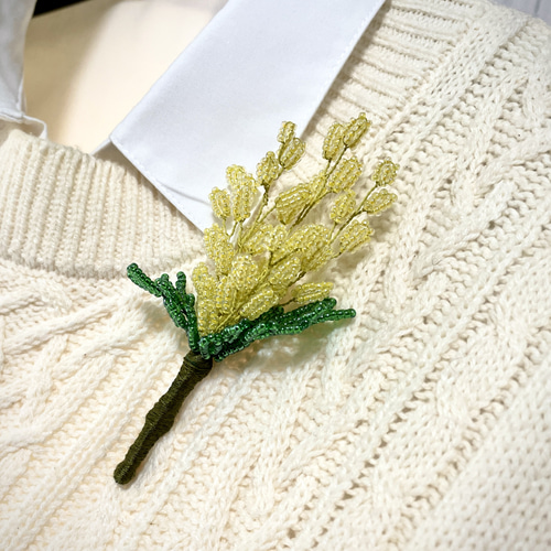 ビーズフラワー＊ミモザのブローチ＊ ブローチ Flower Studio Shino