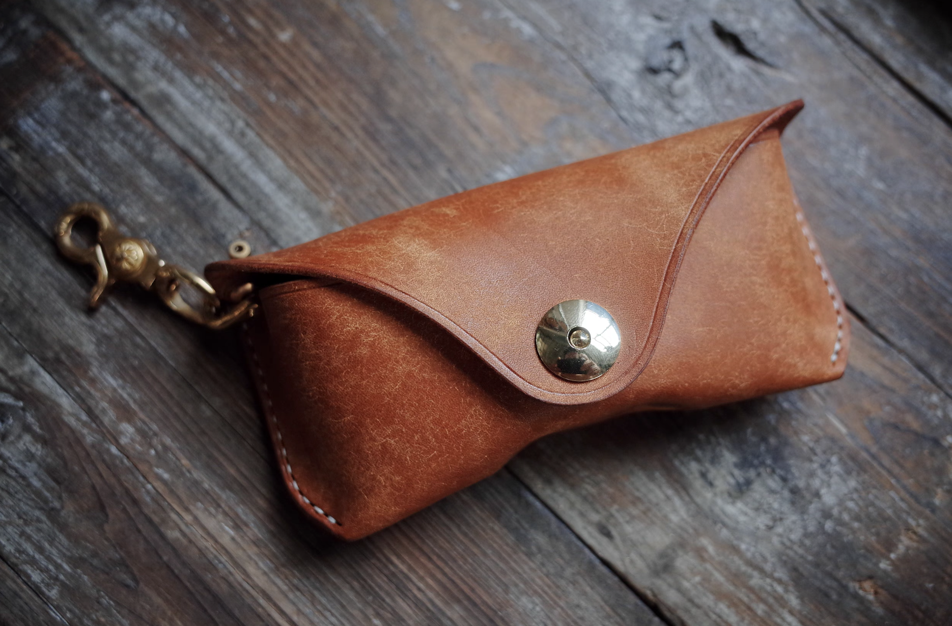 上質なメガネケース　一枚革のメガネケース　プエブロ