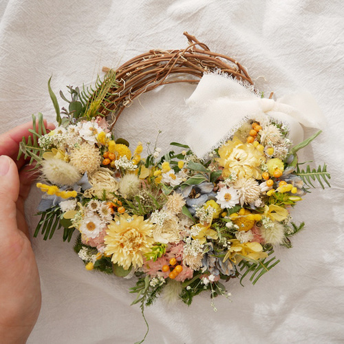 ドライフラワーのミニリース イエロー ドライフラワーのミニリース イエロー