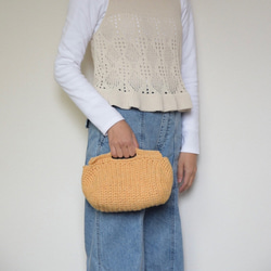 新作◆creema限定カラーあり◆3way仕様♥ロールショルダーバッグ＊横置き筒型の可愛らしい手編みバック◇ 4枚目の画像