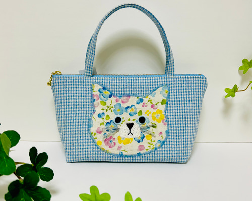 ファスナーポーチ 20cm 持ち手付き 猫 アップリケ ライトブルー ポーチ