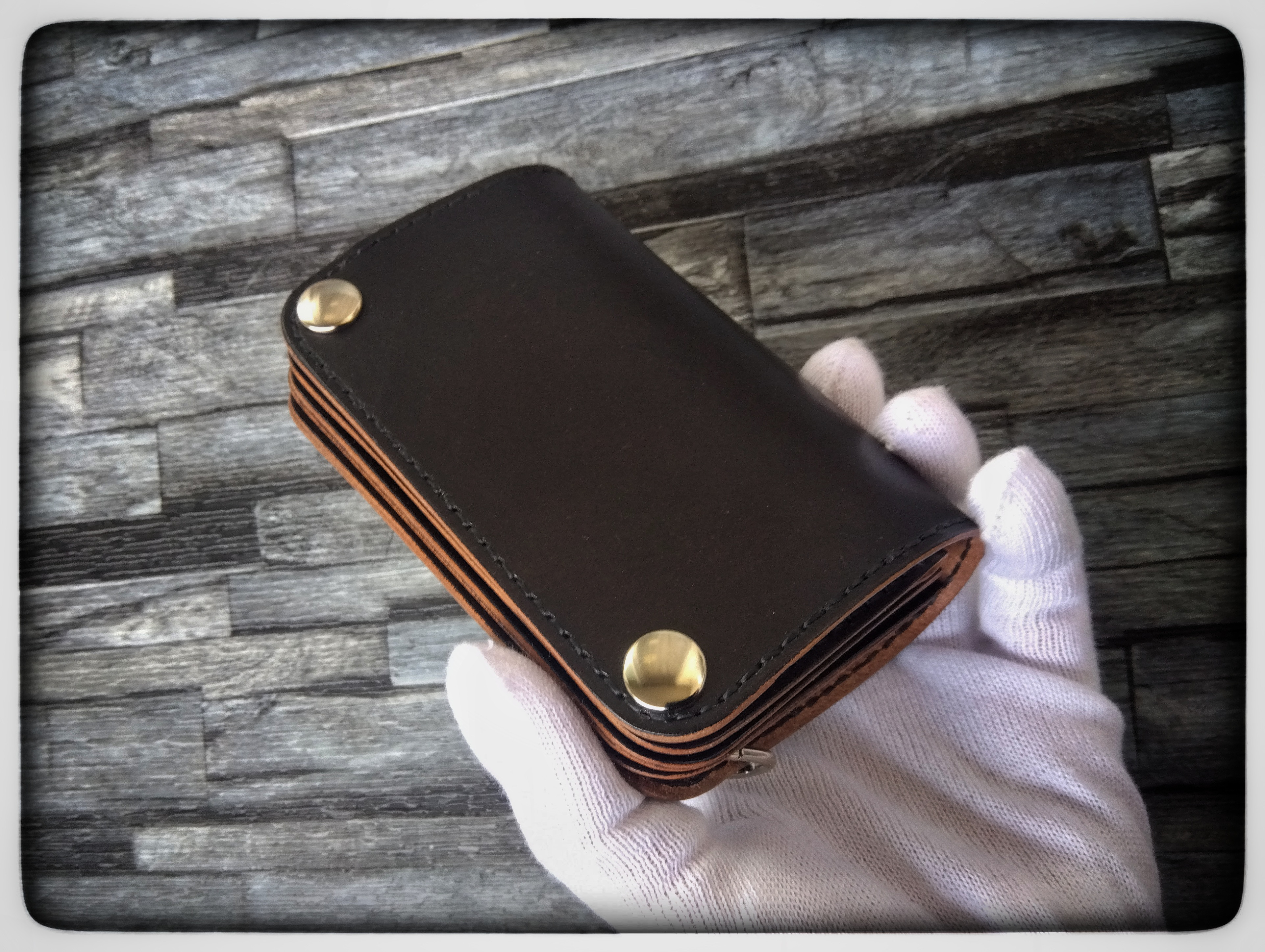 ◆新商品◆お札を折らない◆トラッカーウォレット　ショート 014◆茶芯ブラック