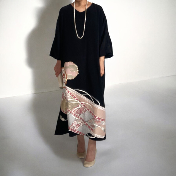 LL 着物リメイク 正絹 黒留袖 シンプルゆったりワンピース着丈104 LL 着物リメイク 正絹 黒留袖 シンプルゆったりワンピース着丈