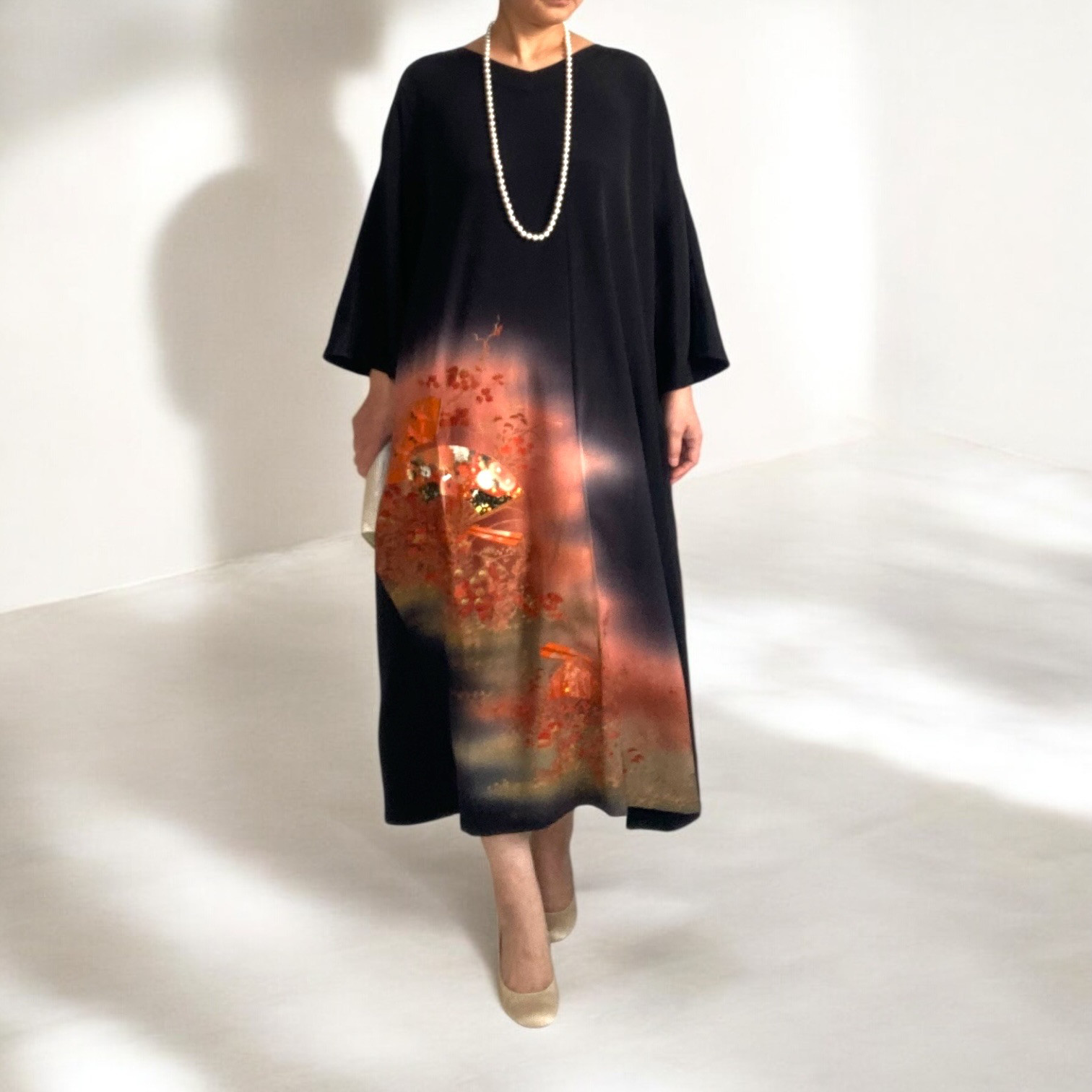 3XL 着物リメイク,上品ワンピース, 黒留袖リメイク ワンピース,霞と扇の風景美 ,上品な和モダンドレス フォーマル