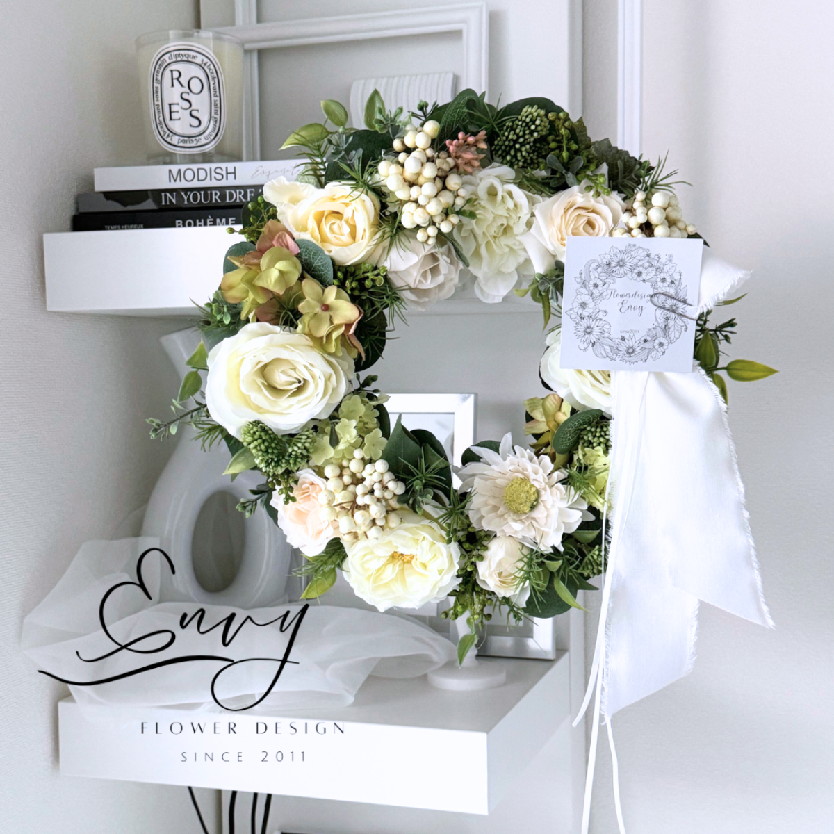 【白バラとラナンキュラスのリース】リアル造花｜枯れない花リース｜アーティフィシャルフラワー｜ナチュラルリース｜玄関ドアに