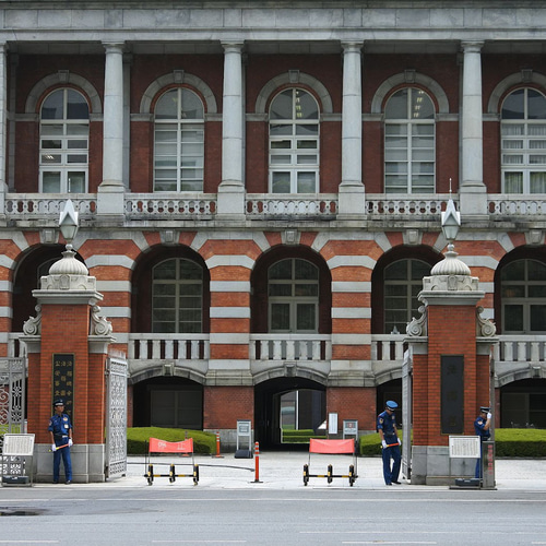 昭和レトロ洋館「法務省旧本館」着色模型 立体・オブジェ ジオラマ工房