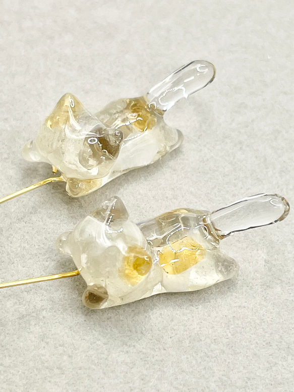 三毛猫、天然石のピアス　/   K16GP 2枚目の画像