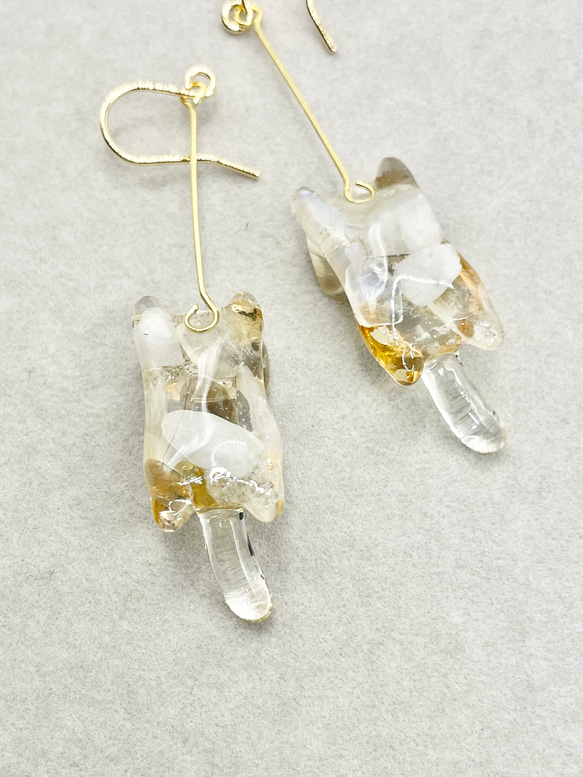 三毛猫、天然石のピアス　/   K16GP 3枚目の画像