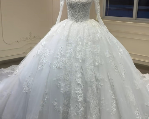 【クリーニング済み】YNSwedding ウェディングドレス くるみボタン 優雅なウェディング'ドレス フランスレース くるみボタン 背中見せ