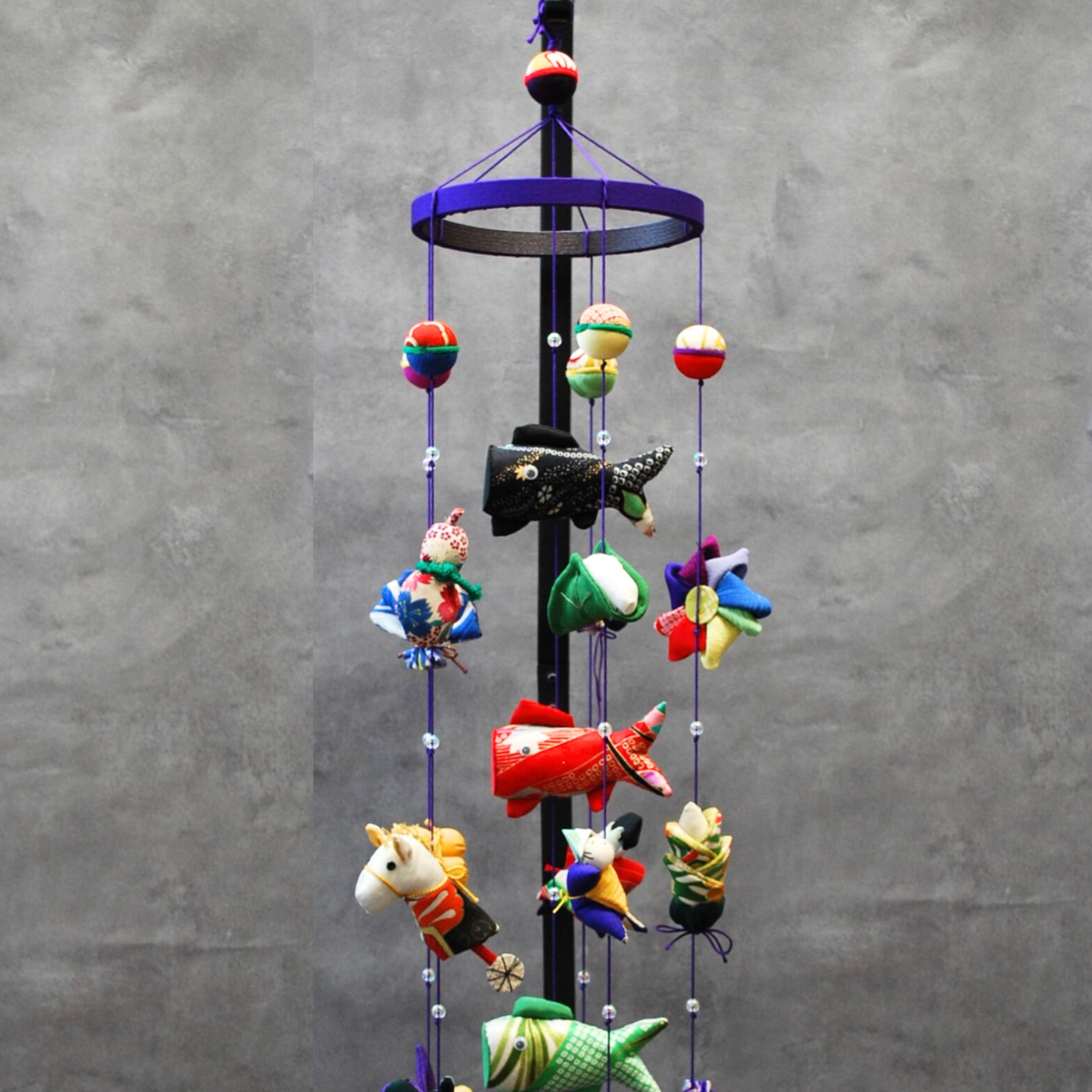 願いをつなぐ 五月飾り(大)　正絹古布使用の一点物　こどもの日・端午の節句・初節句のお祝いに世界で一つの贈り物 18,318円