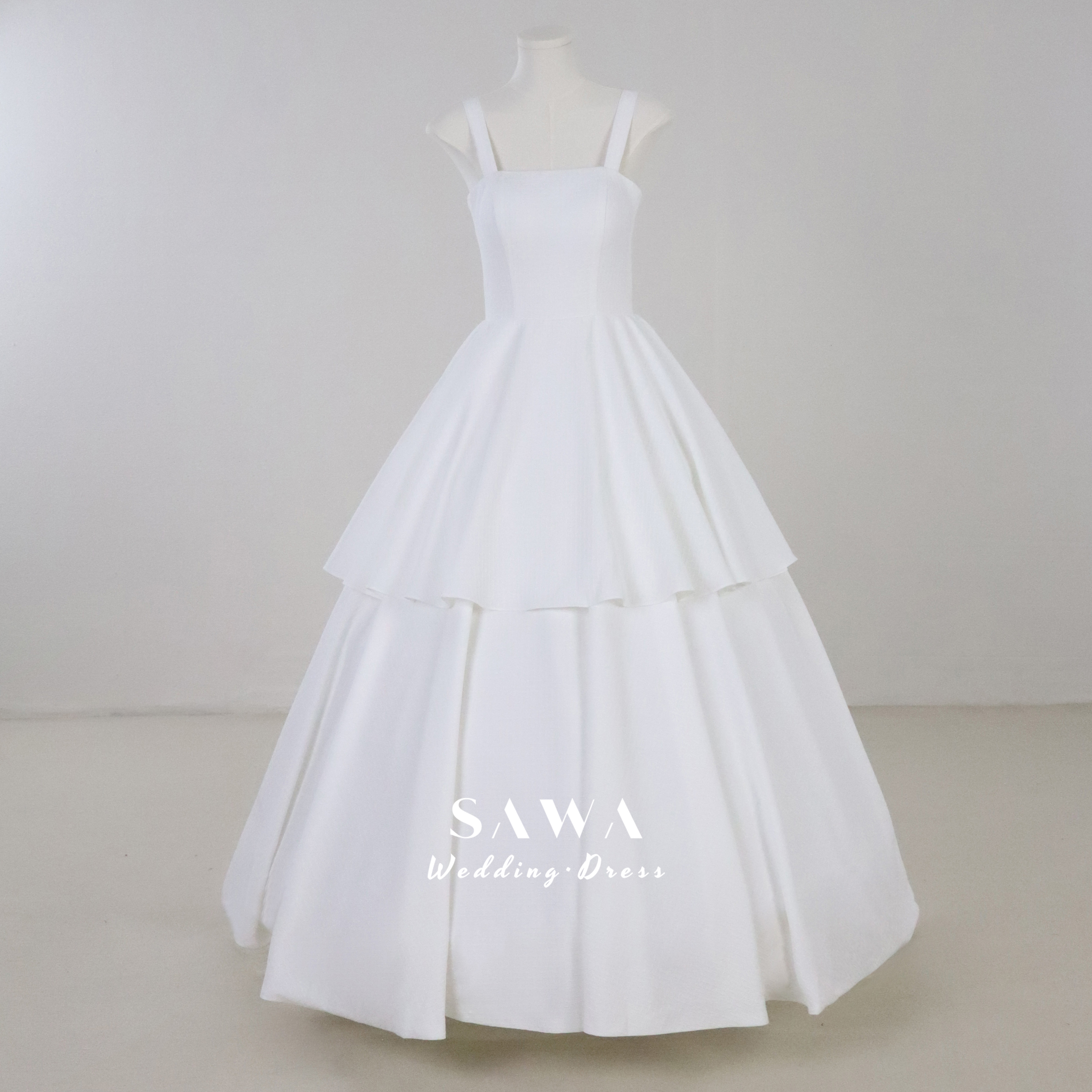 ワンピース　ホワイト　スクエアネック　多層　ボリューム　プリンセスライン　くるみボタン　ジャカード織りあり　デート二次会