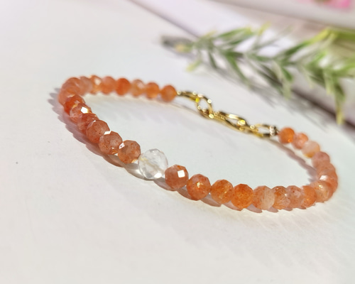 太陽の艶」天然*ゴールデンサンストーン*繊細粒々ブレスレット 簡単