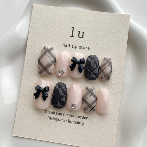 黒リボン×キルティング ネイルチップ チェックネイル チェック柄