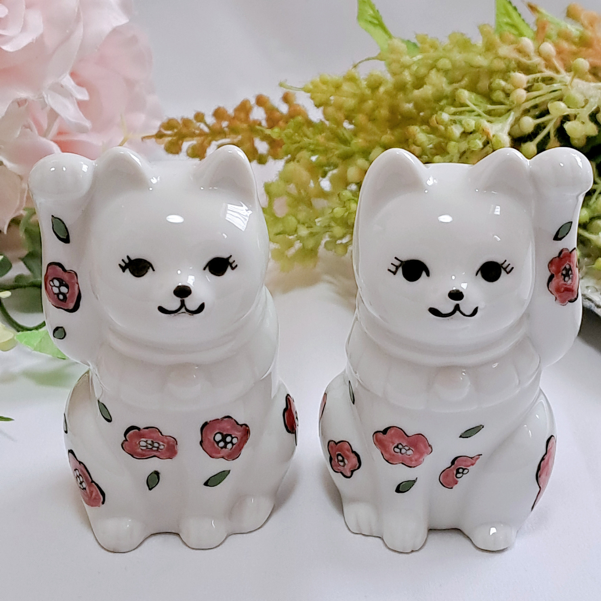 招き猫　縁起物　玄関　リビング　新築　開業　開店　記念日　お祝い　結婚　家　ネコ　可愛い　置物　陶器　プレゼント　贈り物