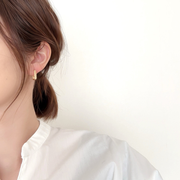 大人気シリーズ◆痛くならないスクエアフープイヤリング/ピアスに見える　結婚式　金属アレルギー対応　フォーマル　ゴールド 9枚目の画像