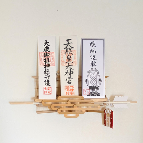 簡易 神棚 楽天市場】簡易神棚 掛ける神棚 小 壁掛けピン付属 幅18cm×高さ31cm