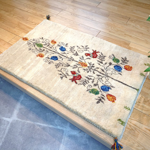 【T】早い者勝ち✨ペルシャ　ギャッベ　玄関マット　ラグ86x58cm　茜色　孔雀 ペルシャ ギャッベ 玄関マット大 ラグ ウール 124x80cm ザクロの木