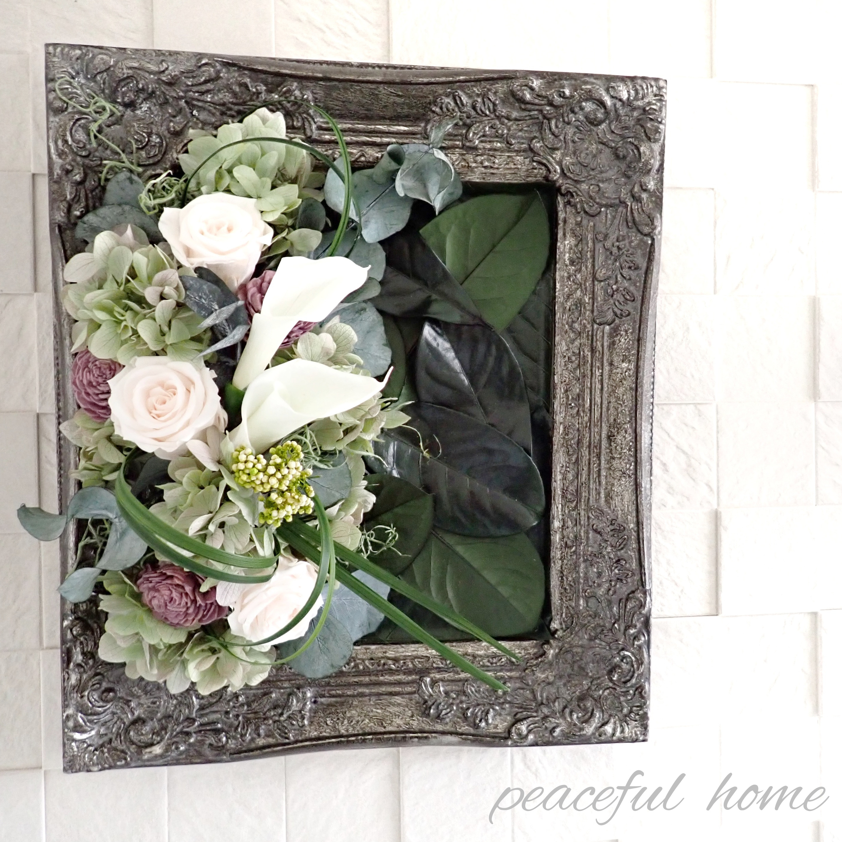 プリザーブドフラワー  カラーとバラとリーフのアンティークフレーム壁掛け