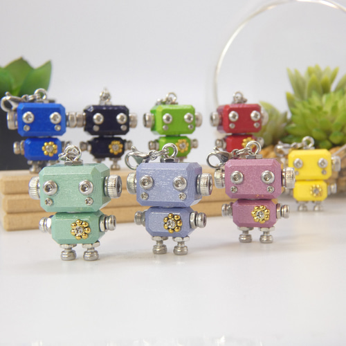mic pico カラーモデル 木と金属のロボットチャームキーホルダー