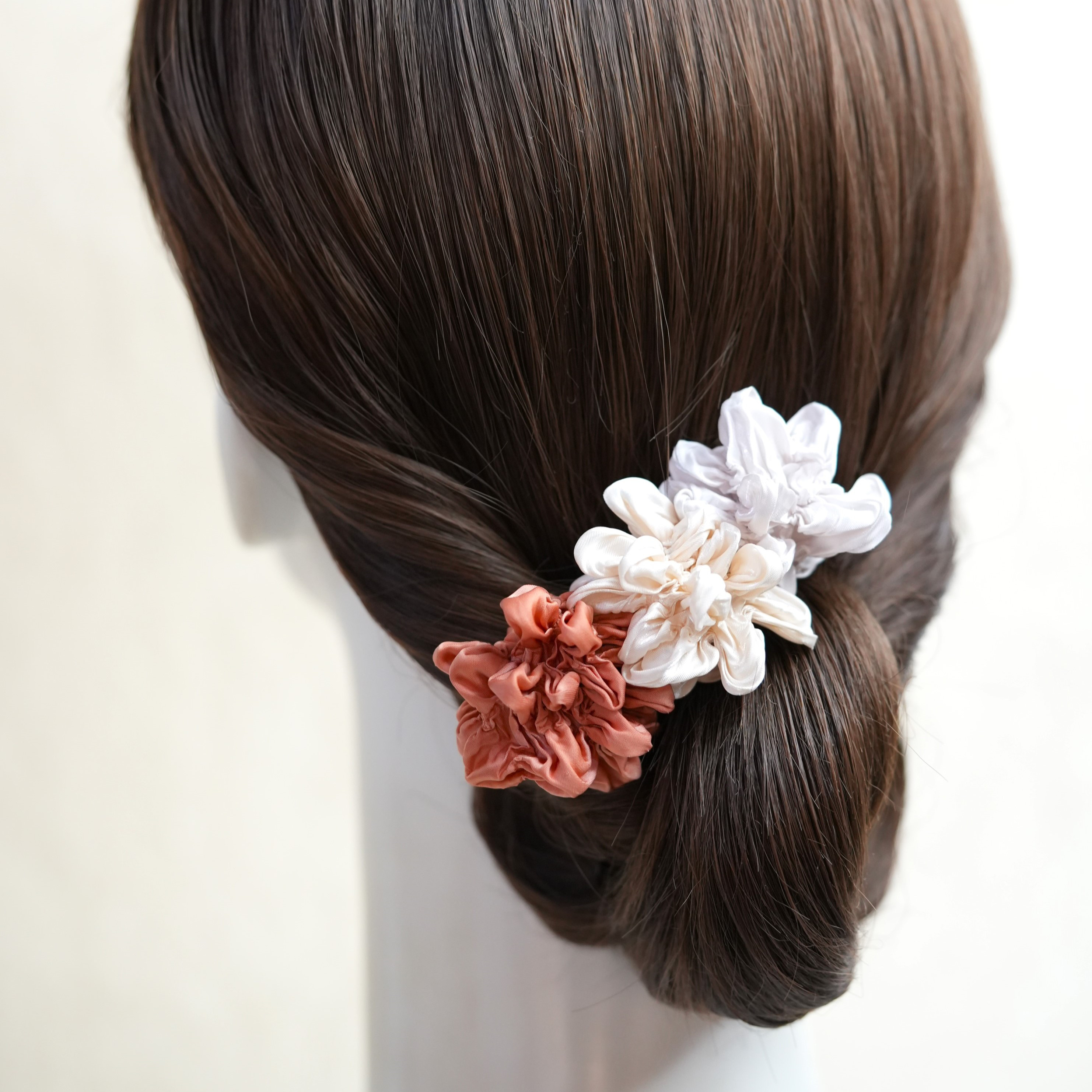 有松絞り－Three Petal Bloom（曙色）＊＊ハレの日・ヘアアクセサリー＊＊