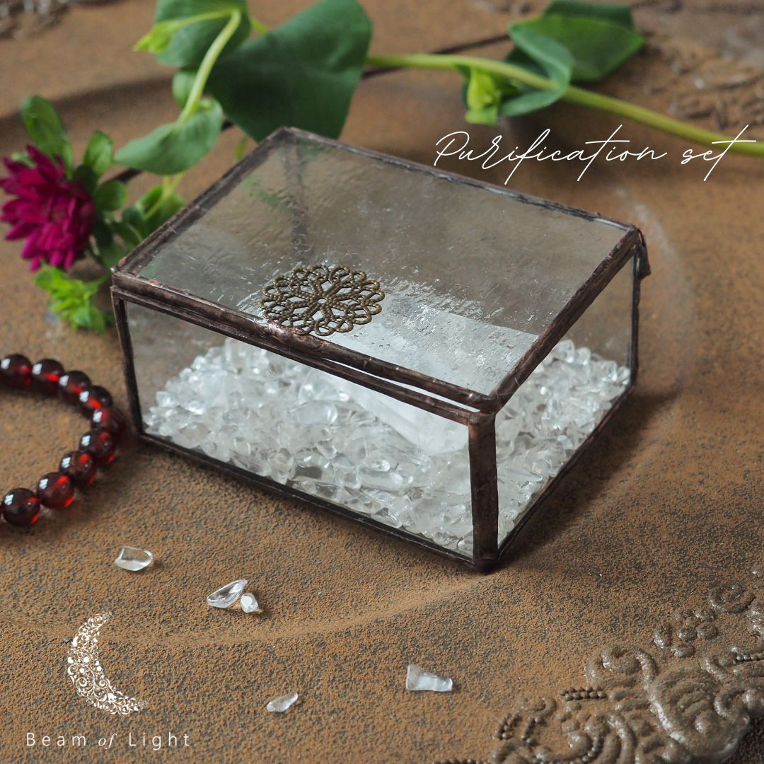 ヒマラヤ産水晶付き浄化セット✨蓋付きなので、ホコリが入りません<丸形アンティーク金具付>