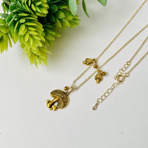 不思議の国のアリス」【きのこ】ネックレス ネックレス・ペンダント