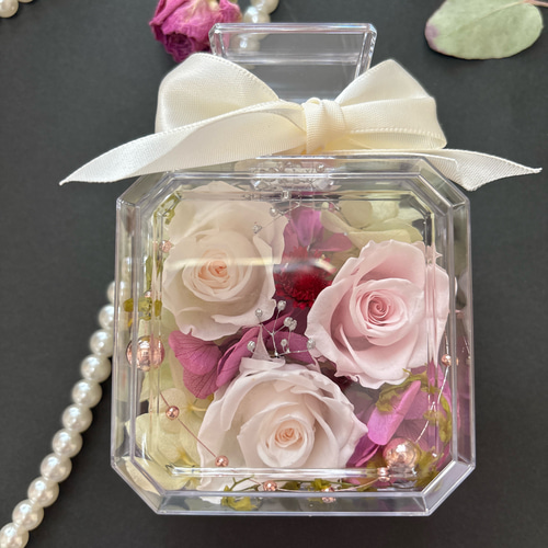 香水ボトル、プリザーブドフラワーアレンジメント、大人レッド、ブルー