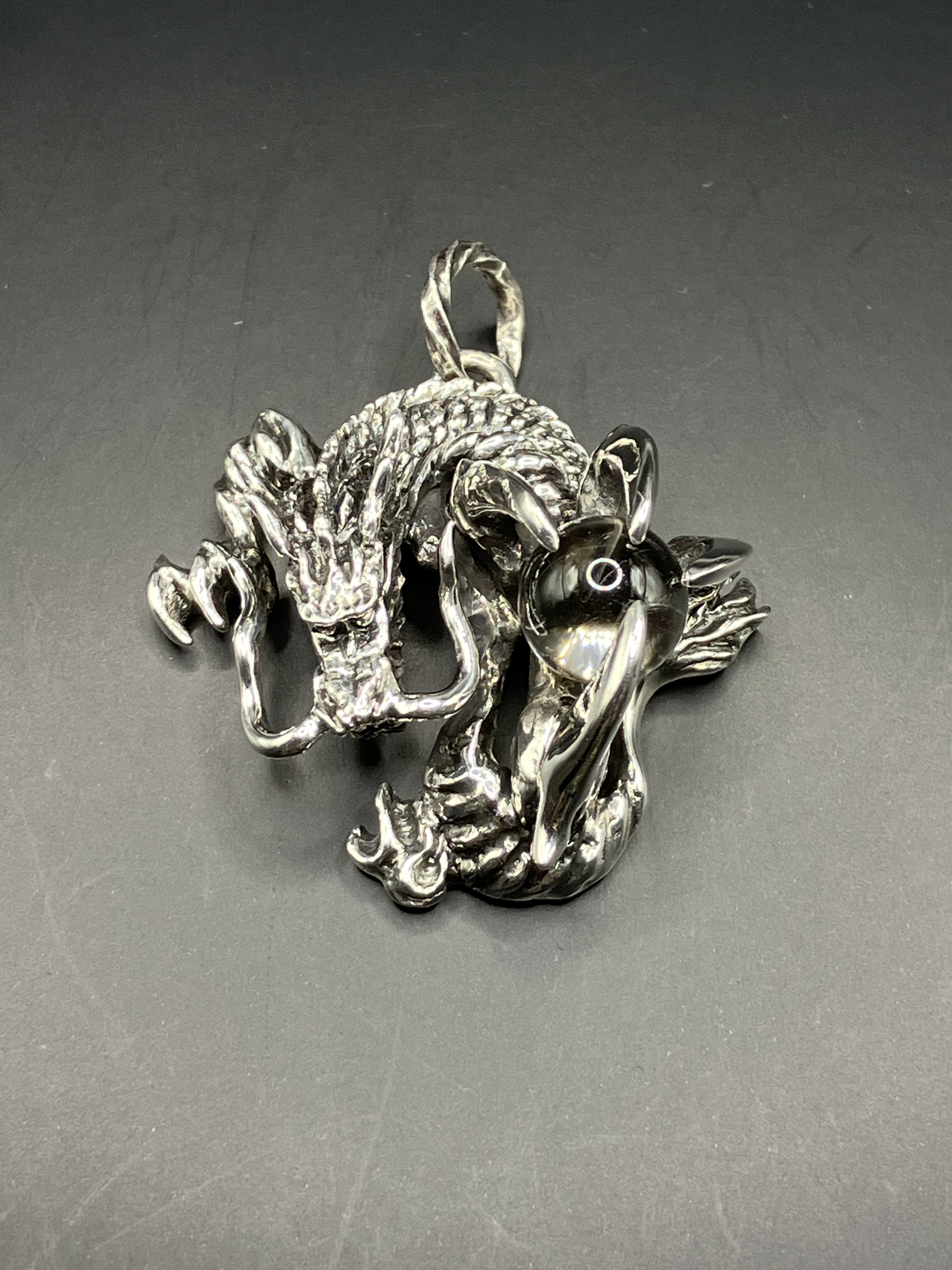 龍ペンダントトップ　プレゼント　辰年　干支　お祝い　誕生日　メンズ　レディース　カッコイイ