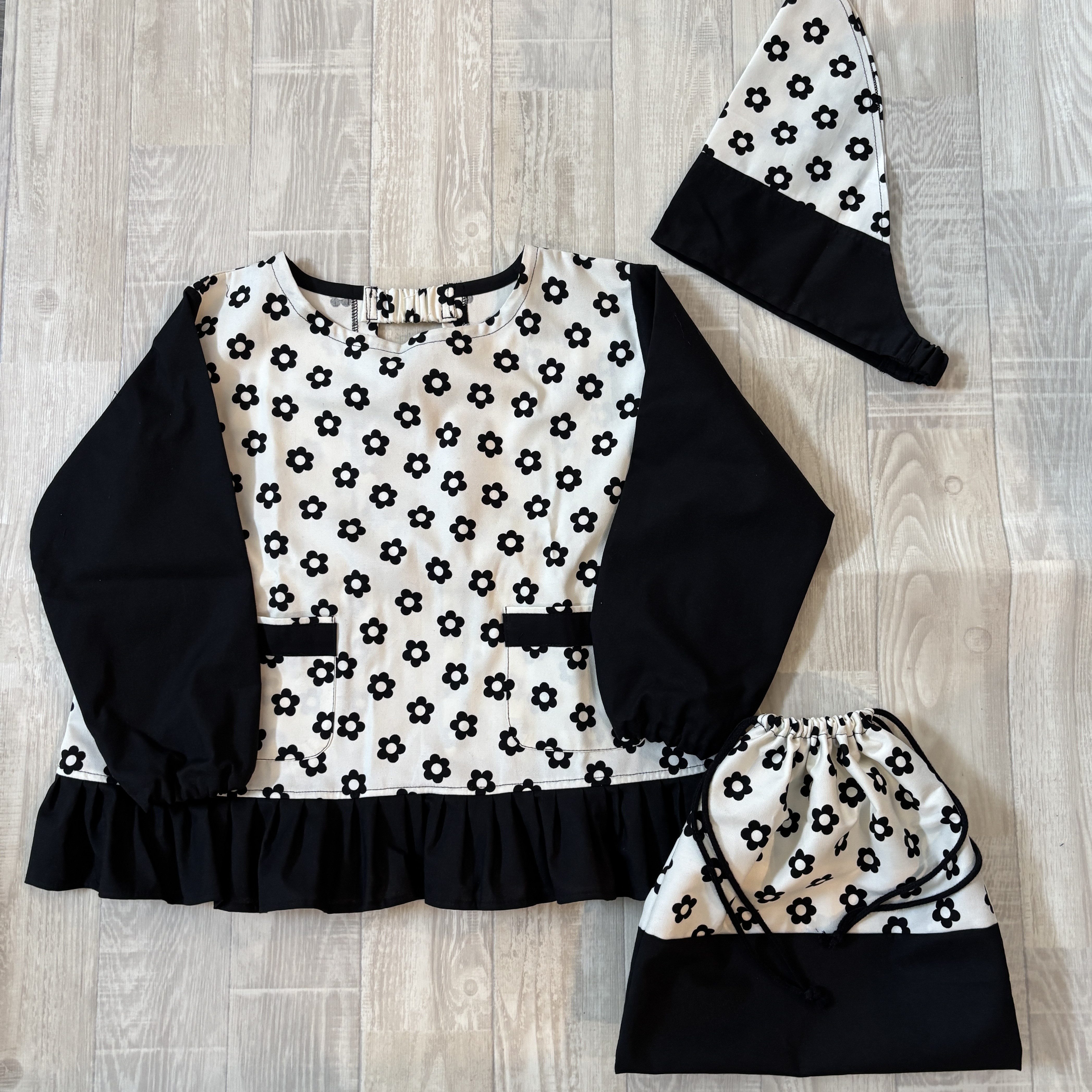 3点セット 80～160size 小花柄 割烹着 後ろゴム 長袖スモック 裾フリル 三角巾 巾着袋