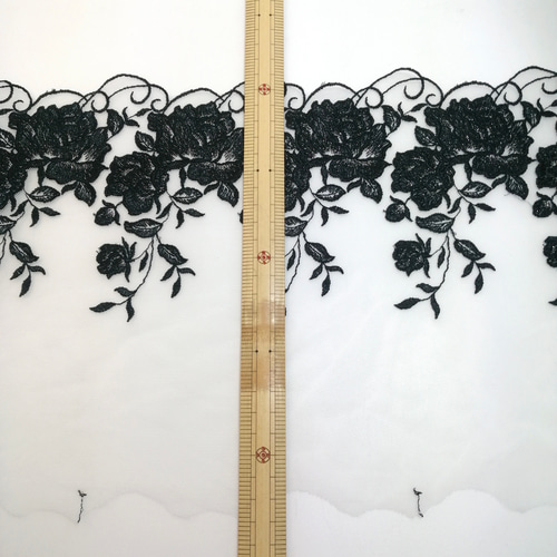 ハンドメイド　資材 1m 銀糸入り 花柄 フラワー 刺繡 チュールレース はぎれ