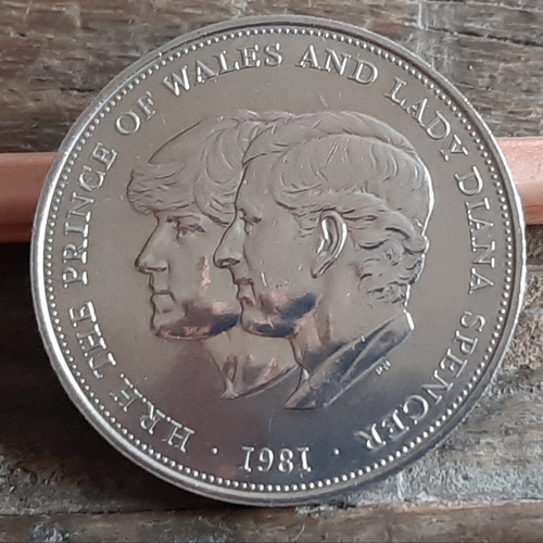 1981年 チャールズ皇太子 ダイアナ妃 記念硬貨 英国コイン カプセル
