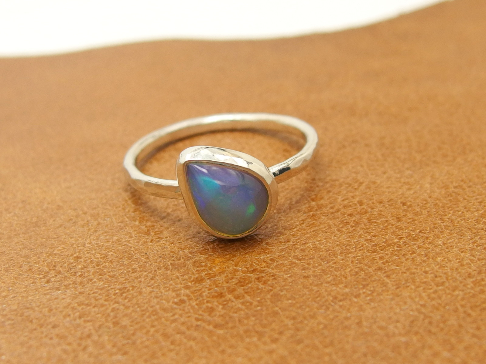 オパールリング9号　しずく 【silver】ティアドロップ 　天然石