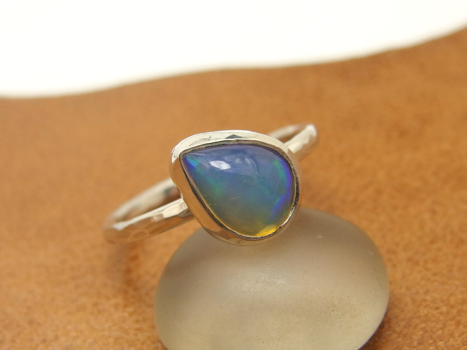 オパールリング9号　しずく 【silver】ティアドロップ 　天然石