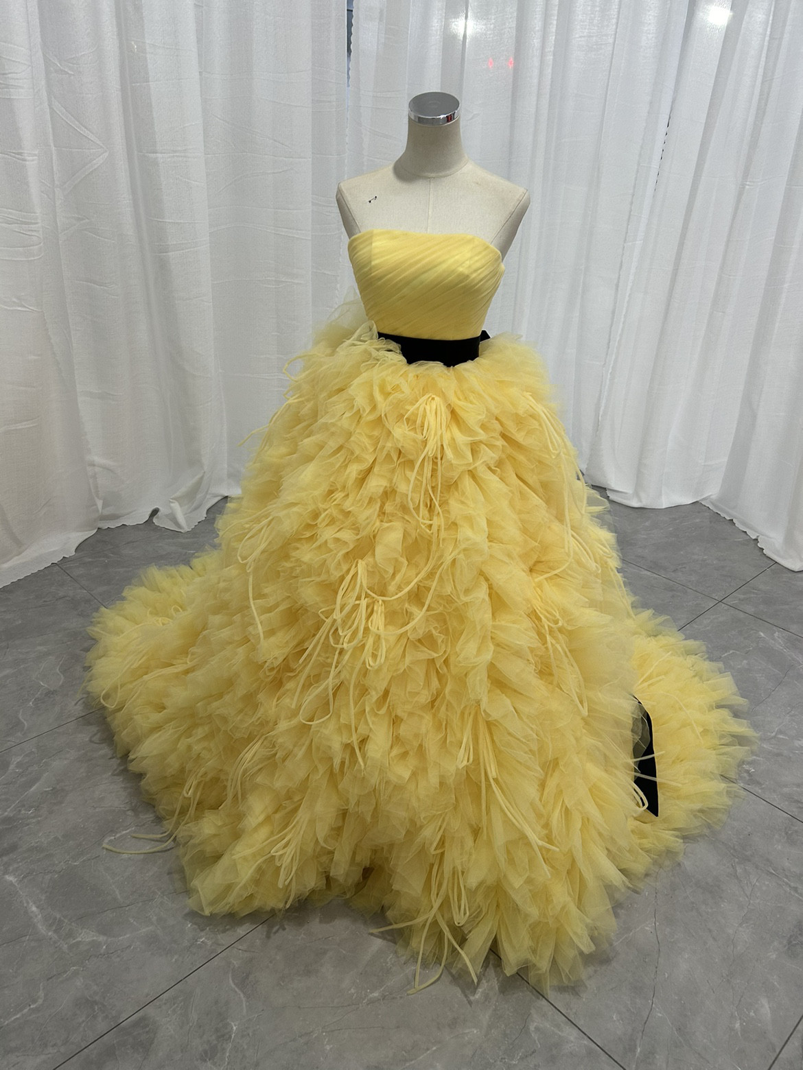 送料無料！パステルイエローカラードレス 　ソフトチュール もこもこドレス　ボリュームたっぷり/挙式/前撮り/結婚式
