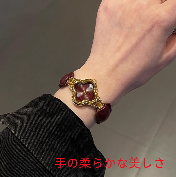 クローバー腕時計女性の贅沢な小人数レディースレトロ高級感ブレスレット女性時計2025新型