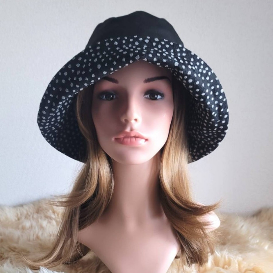 ドットレース×ブラックコットン★62㎝★ひとつ持っていると便利なプレーン帽子