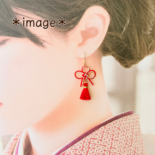水引のイヤリング・ピアス 叶結びとタッセル 赤 卒業式の袴におすすめ
